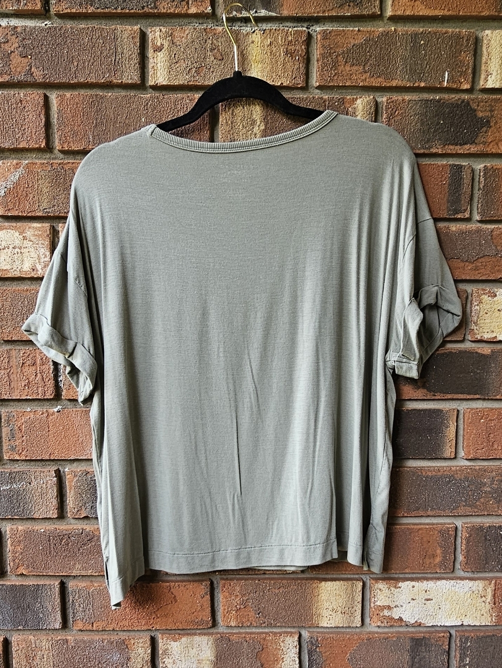 American Eagle Outfitters Olive Pocket Tee - Picture 2 of 3